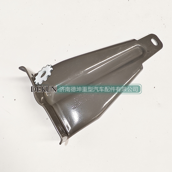 豪沃E7-N7左踏步后吊架