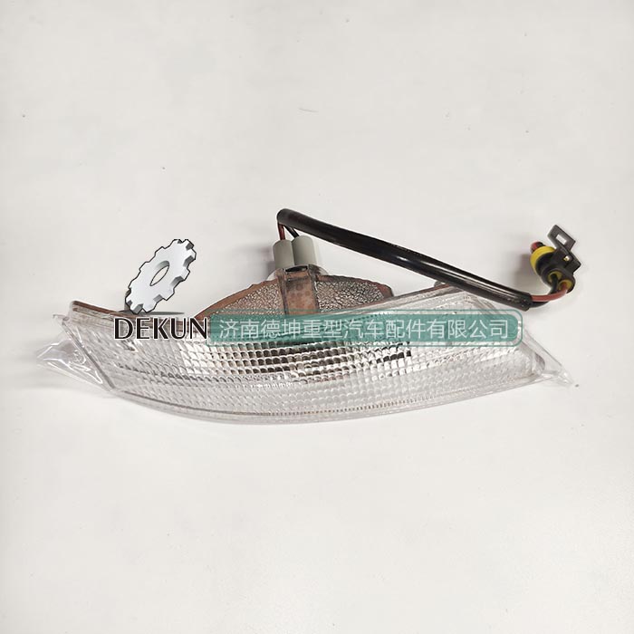 豪沃E7-N7遮阳罩灯右