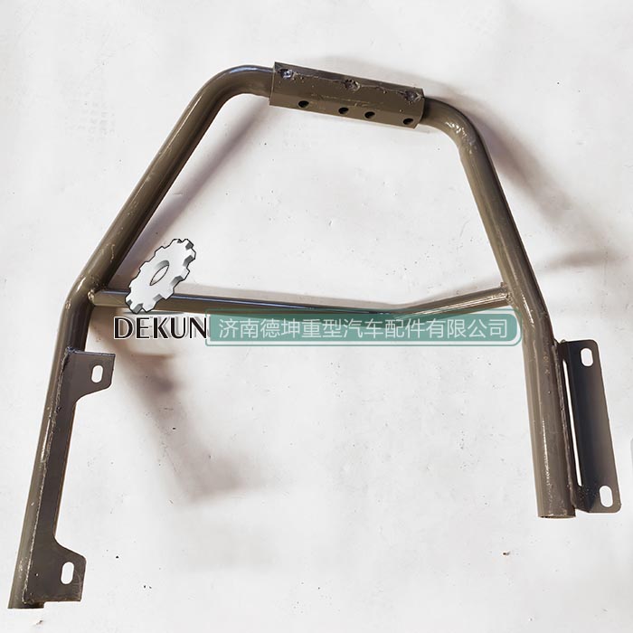 豪沃MAX左挡泥板支架