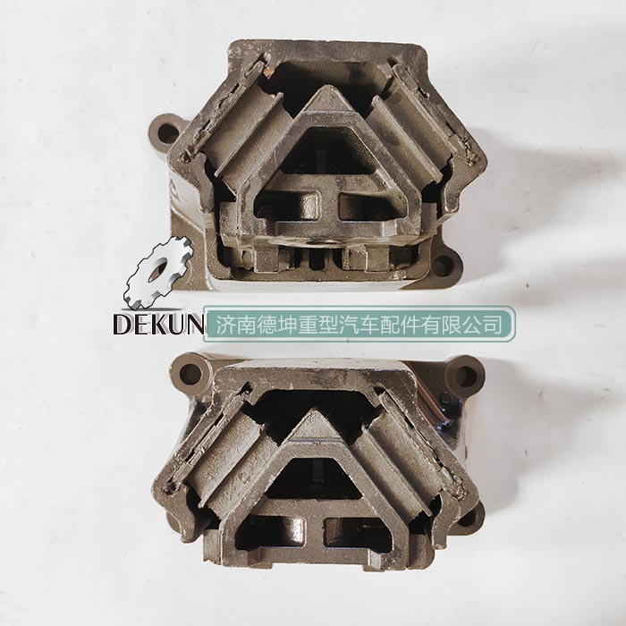 豪沃MAX发动机右前橡胶支承/左前橡胶支承 豪沃MAX发动机右前橡胶支承/左前橡胶支承